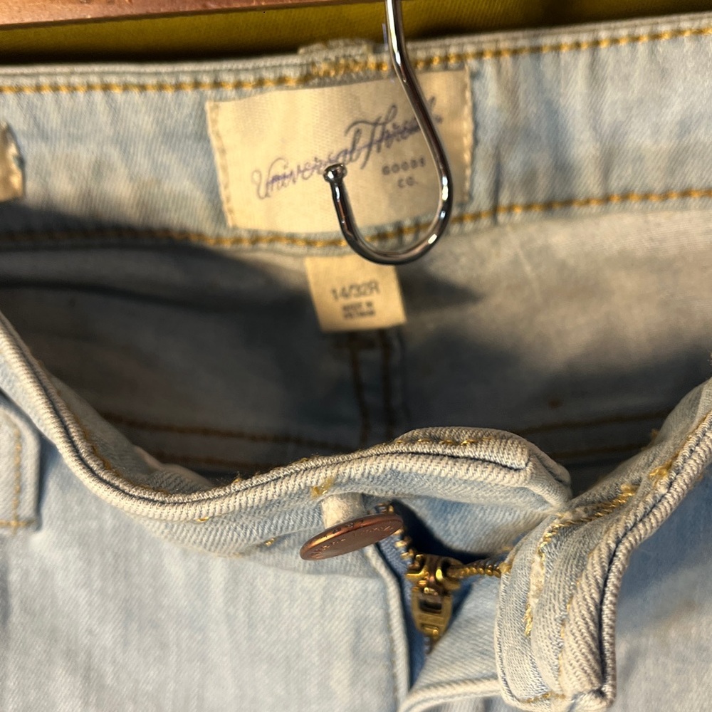 Universal Thread Denim Jean shorts - Picture 2 of 7